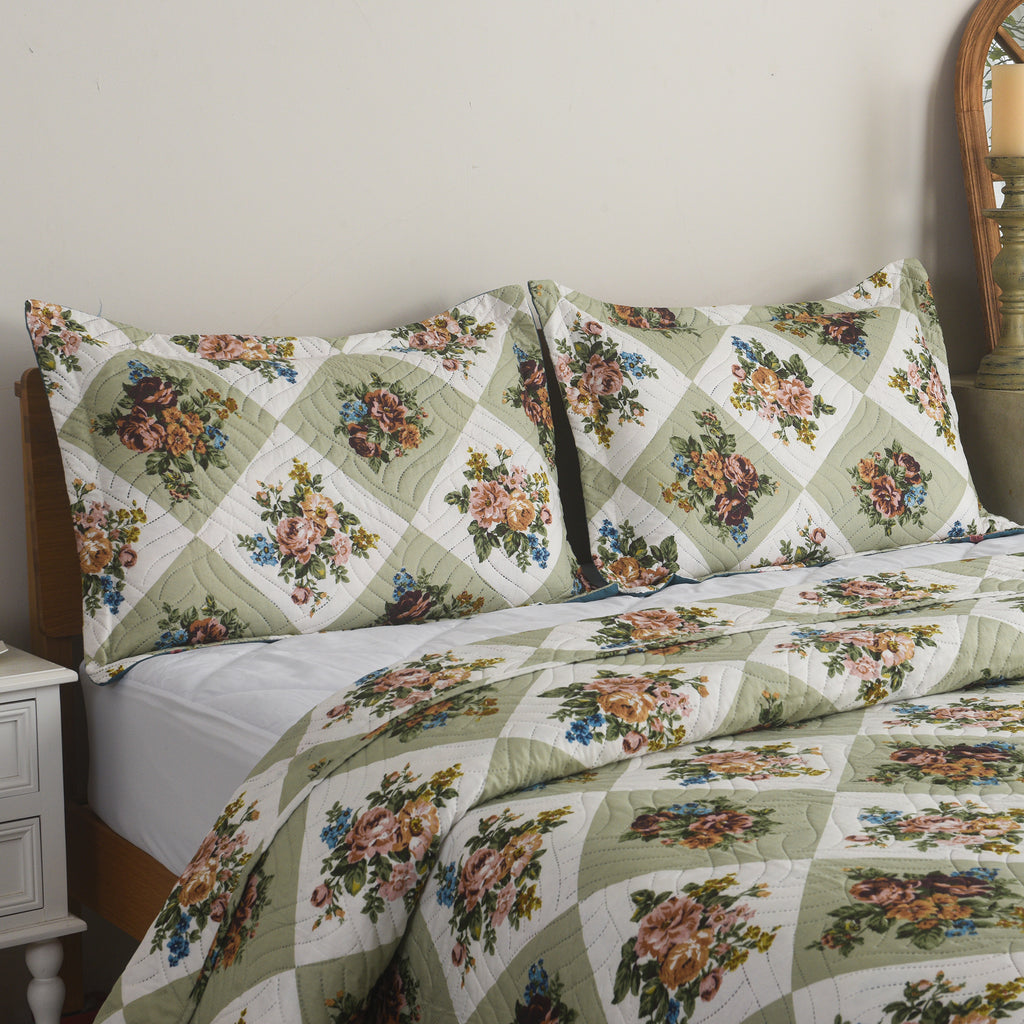 3 Piece Luxury Quilted Bedspread Set – Reversible Floral Patchwork Bedspread with Pillow Shams | Soft Microfibre Bed Throw for Double & King Size Beds