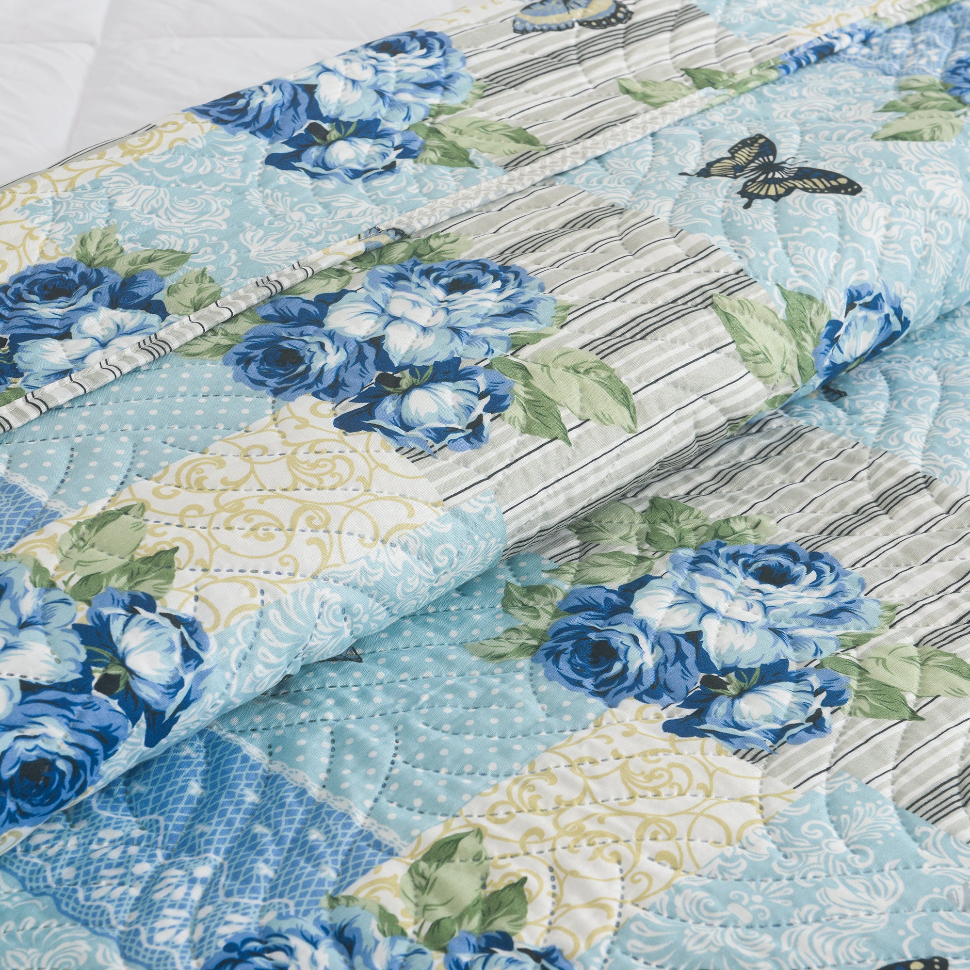 3 Piece Luxury Quilted Bedspread Set – Reversible Floral Patchwork Bedspread with Pillow Shams | Soft Microfibre Bed Throw for Double & King Size Beds