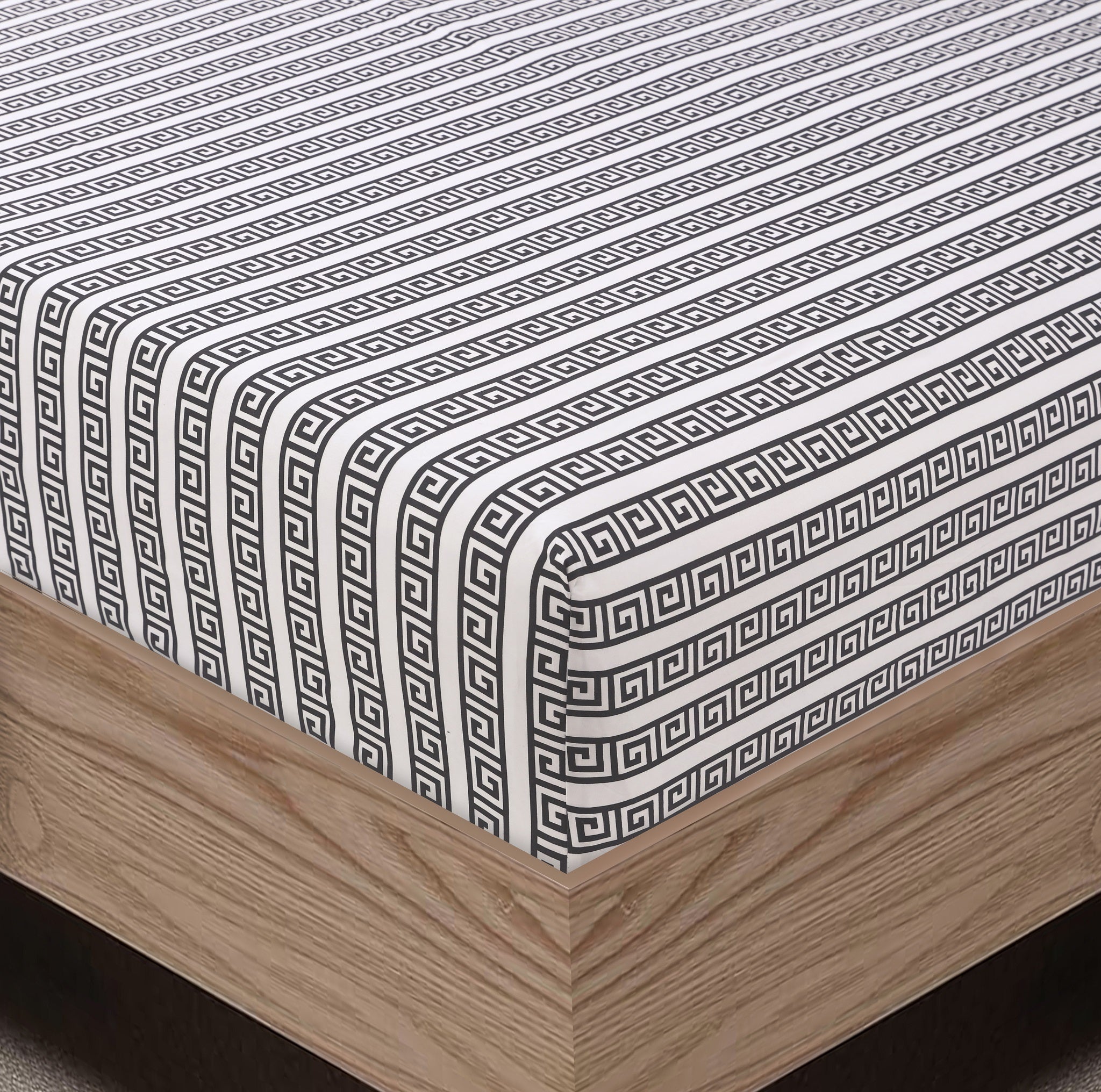 MillPrice 4-Piece Bedding Set – Effortless Bedroom Comfort