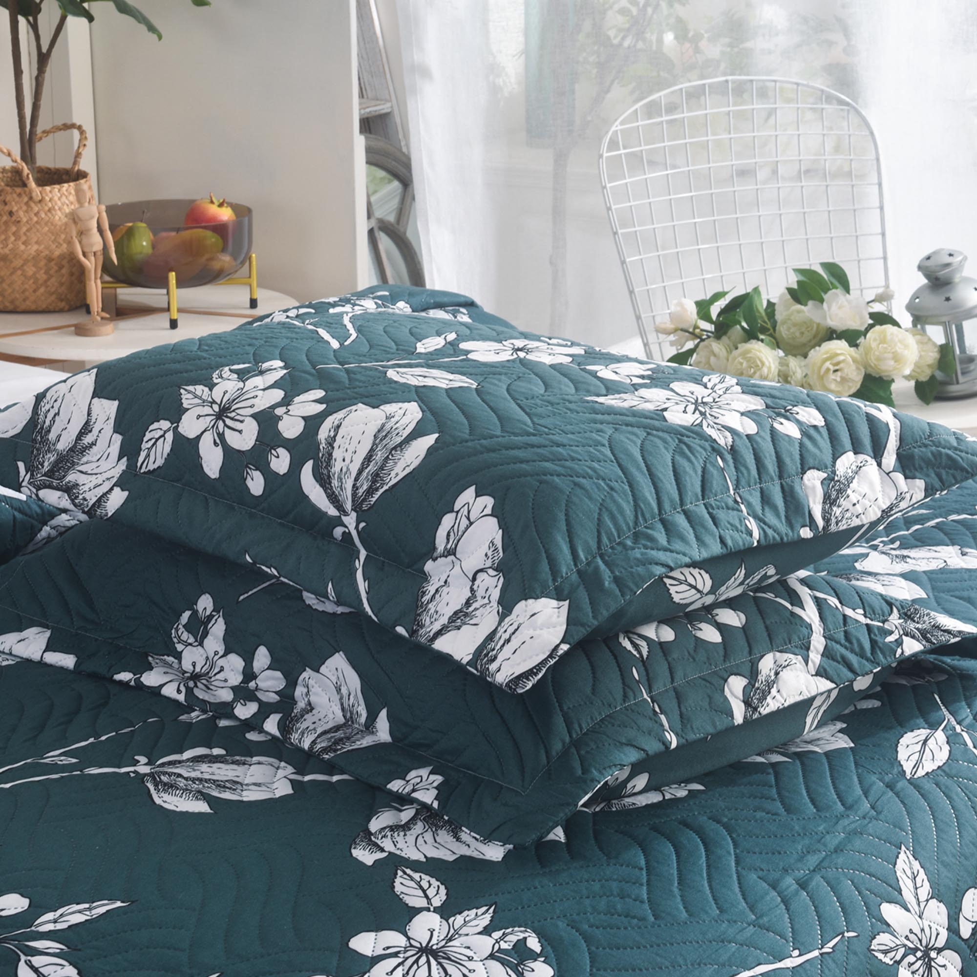 Luxury 3 Piece Bedding Set – Soft Microfibre Bedspread with Pillowcases | Lightweight & Cosy Bedspread-Milan