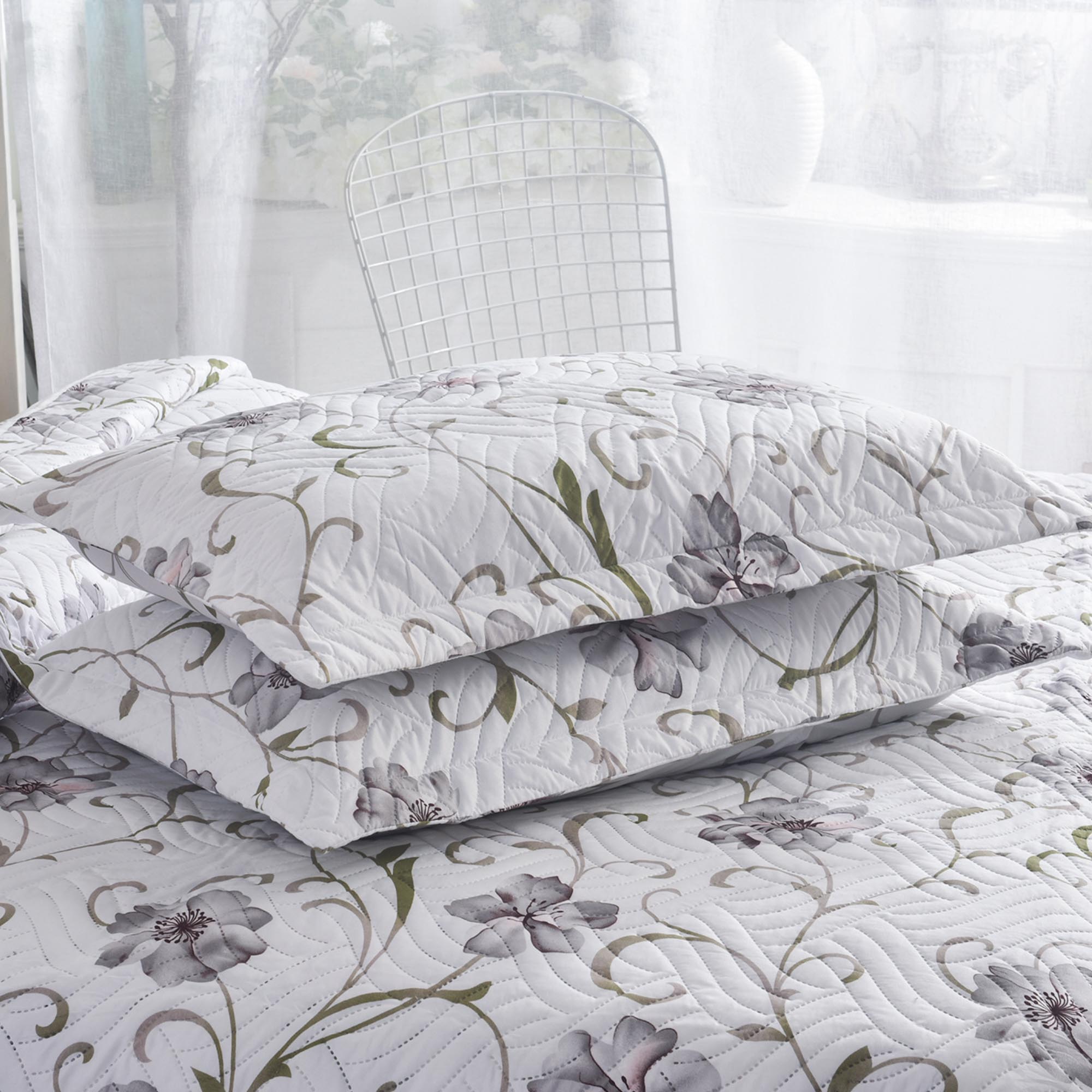 Luxury 3 Piece Bedding Set – Soft Microfibre Bedspread with Pillowcases | Lightweight & Cosy Bedspread-Milan
