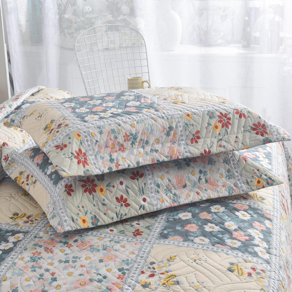 Luxury 3 Piece Bedding Set – Soft Microfibre Bedspread with Pillowcases | Lightweight & Cosy Bedspread-Milan