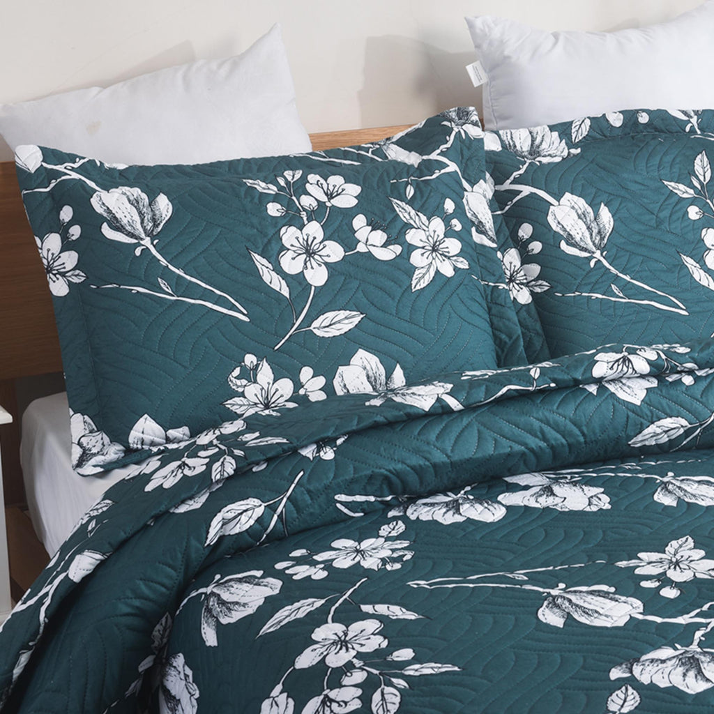 Luxury 3 Piece Bedding Set – Soft Microfibre Bedspread with Pillowcases | Lightweight & Cosy Bedspread-Milan