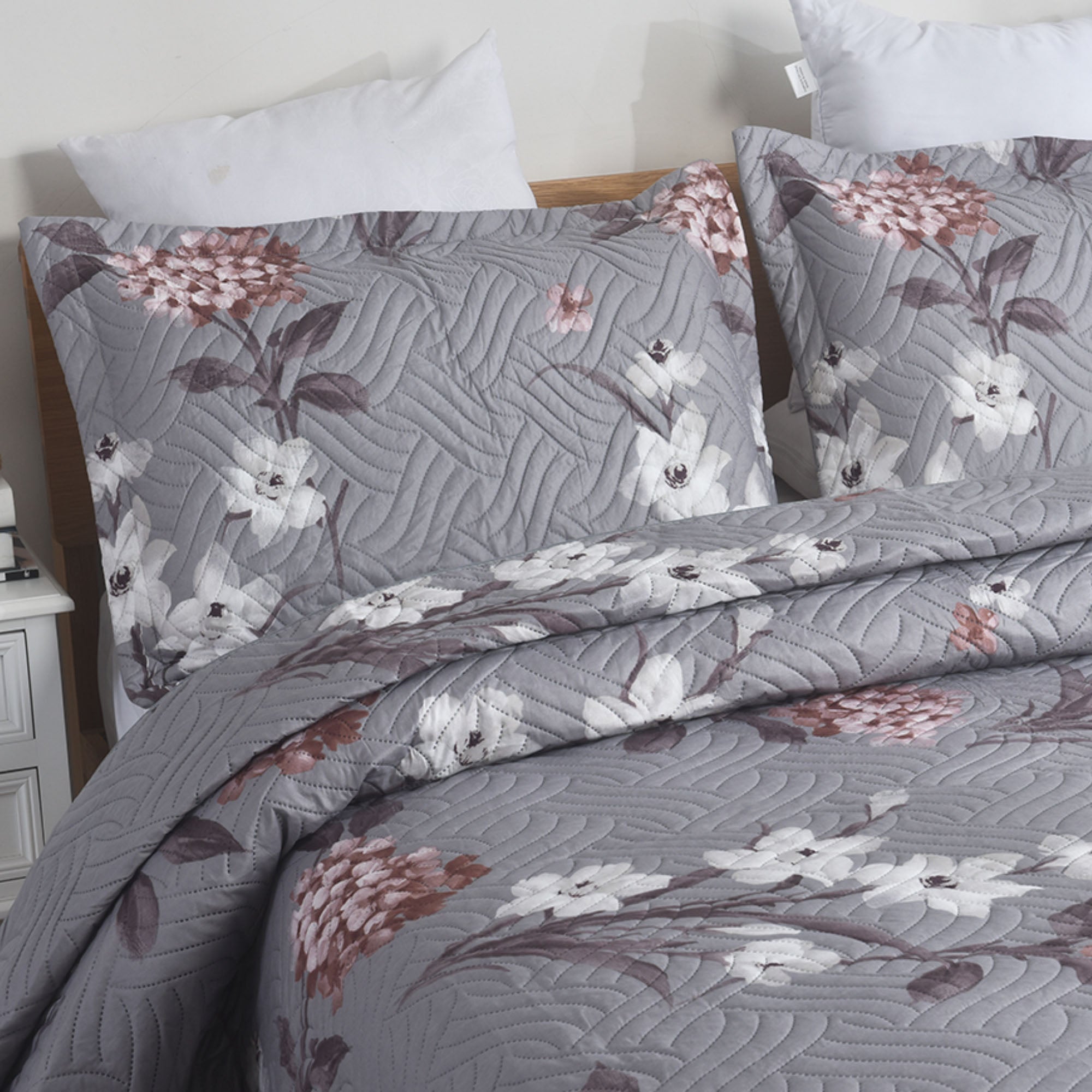 Luxury 3 Piece Bedding Set – Soft Microfibre Bedspread with Pillowcases | Lightweight & Cosy Bedspread-Milan