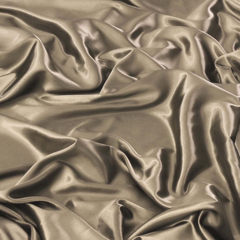 Luxury Satin Silk 6-Piece Bedding Set – Duvet Cover, Fitted Sheet & Pillowcases – Hotel-Style Soft, Elegant Bed Linen UK Sizes