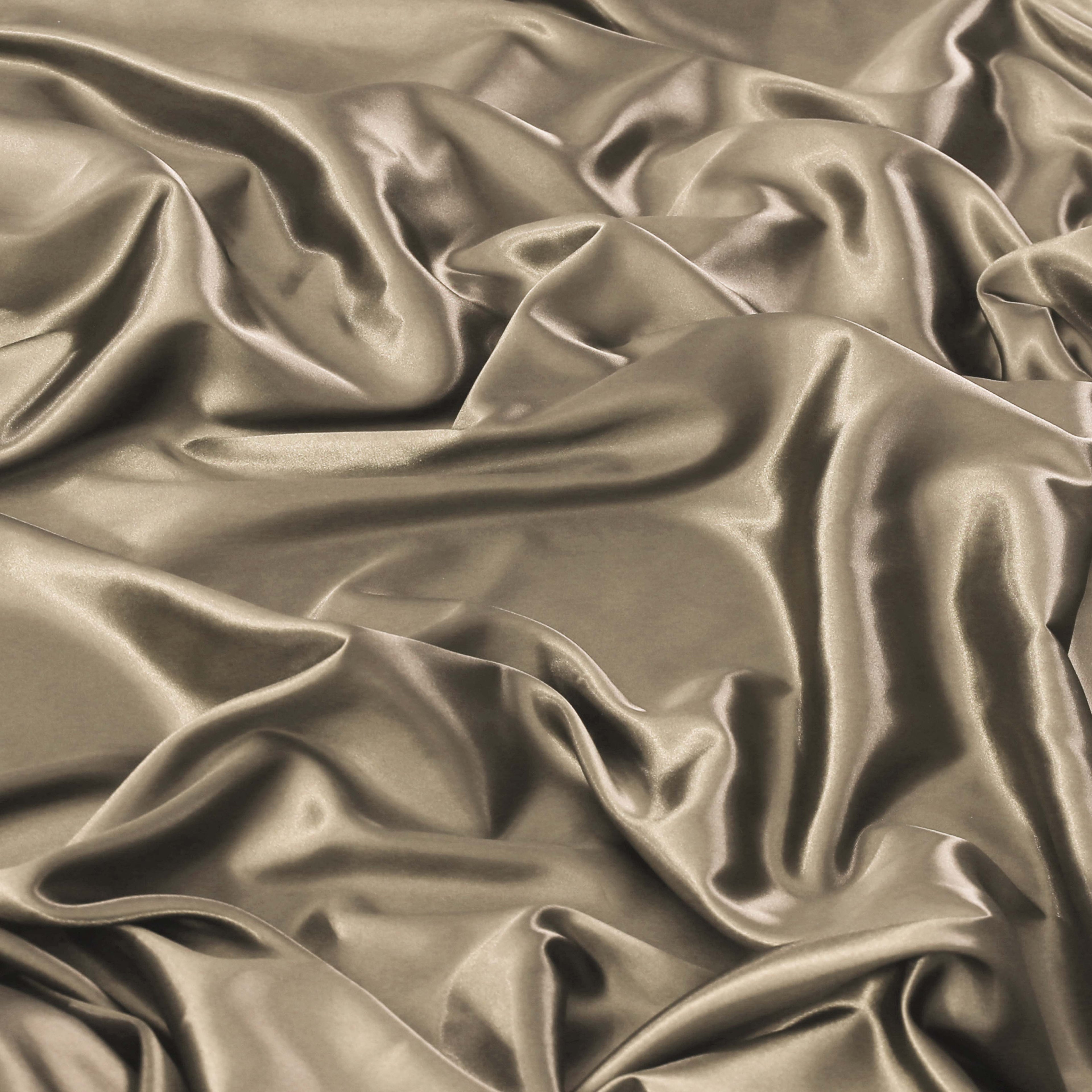 Luxury Satin Silk 6-Piece Bedding Set – Duvet Cover, Fitted Sheet & Pillowcases – Hotel-Style Soft, Elegant Bed Linen UK Sizes
