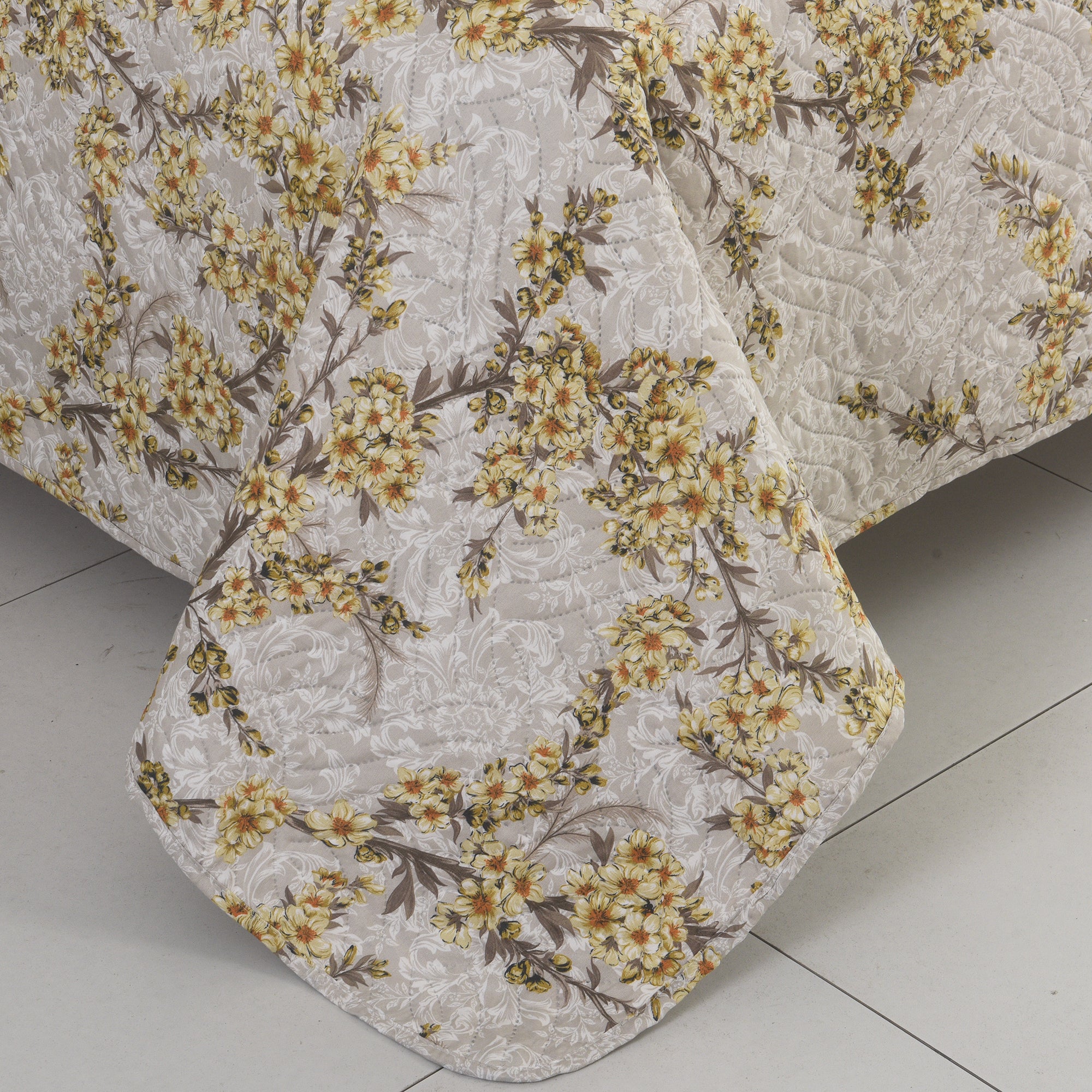3 Piece Luxury Quilted Bedspread Set – Reversible Floral Patchwork Bedspread with Pillow Shams | Soft Microfibre Bed Throw for Double & King Size Beds