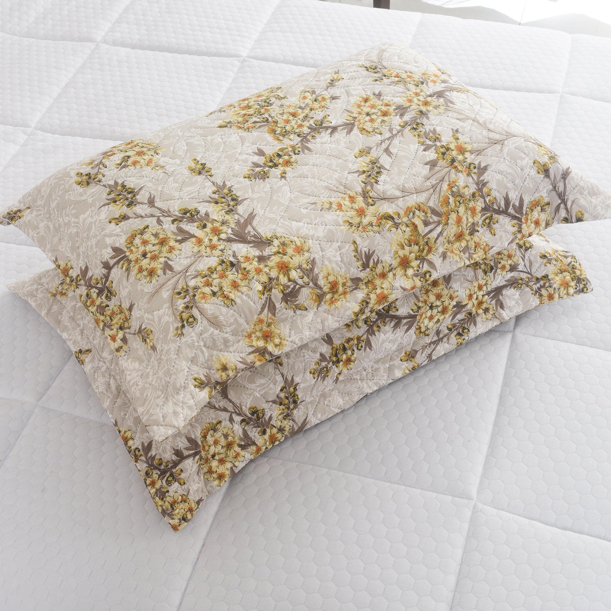 3 Piece Luxury Quilted Bedspread Set – Reversible Floral Patchwork Bedspread with Pillow Shams | Soft Microfibre Bed Throw for Double & King Size Beds