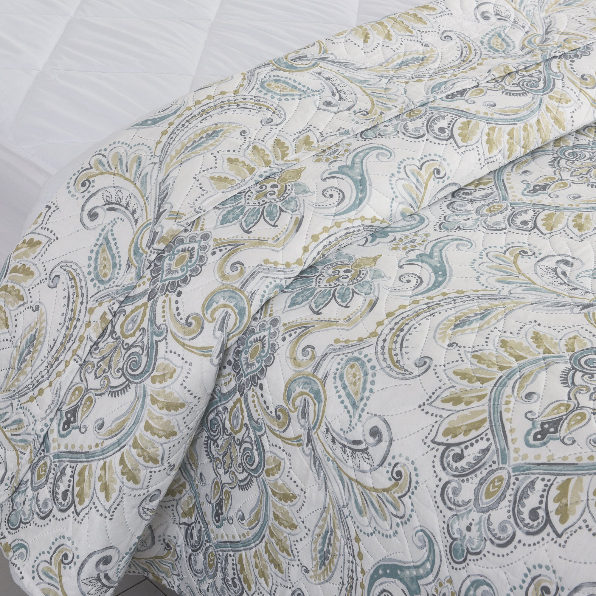 3 Piece Luxury Quilted Bedspread Set – Reversible Floral Patchwork Bedspread with Pillow Shams | Soft Microfibre Bed Throw for Double & King Size Beds