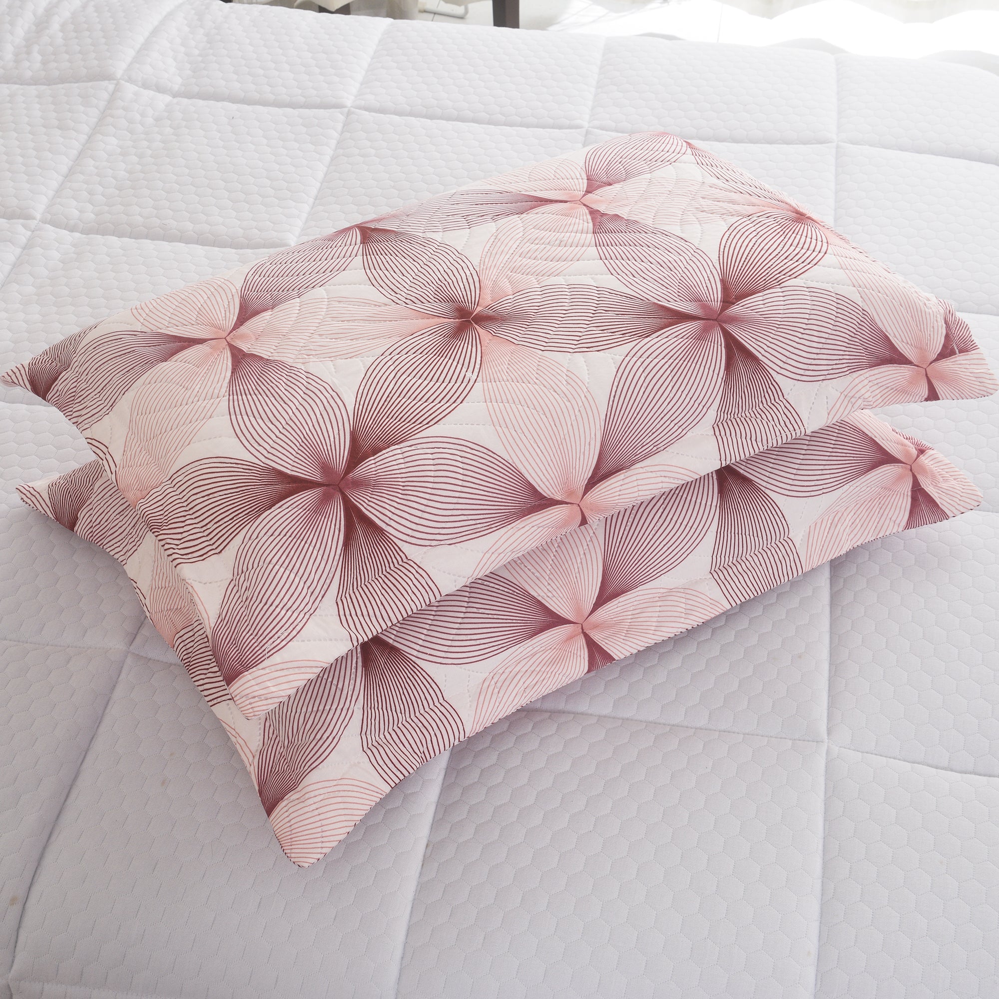 3 Piece Luxury Quilted Bedspread Set – Reversible Floral Patchwork Bedspread with Pillow Shams | Soft Microfibre Bed Throw for Double & King Size Beds