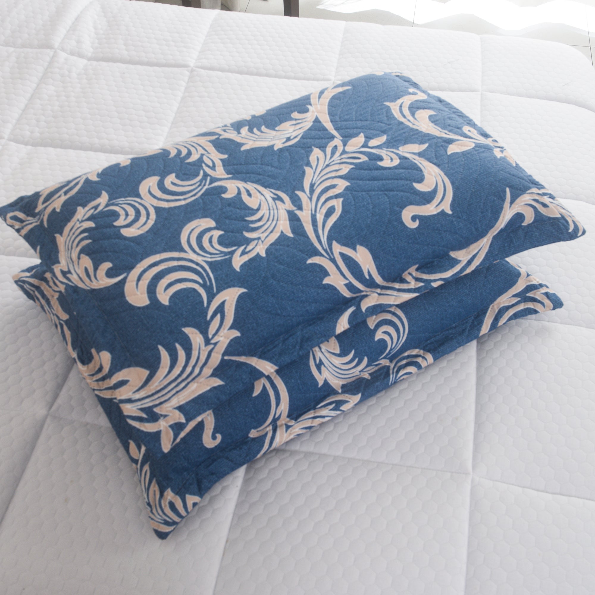3 Piece Luxury Quilted Bedspread Set – Reversible Floral Patchwork Bedspread with Pillow Shams | Soft Microfibre Bed Throw for Double & King Size Beds
