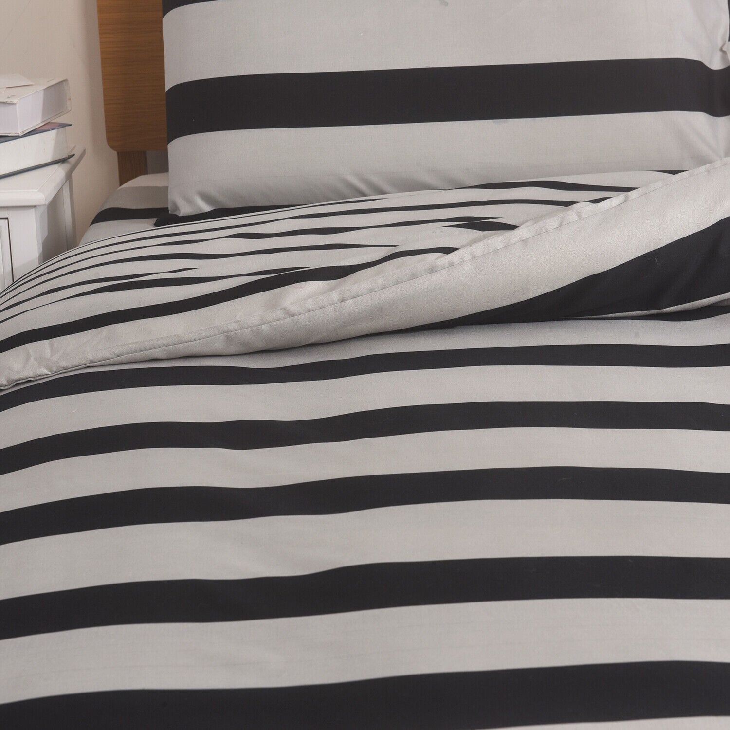 MillPrice 4-Piece Bedding Set – Refined Comfort in Signature Designs