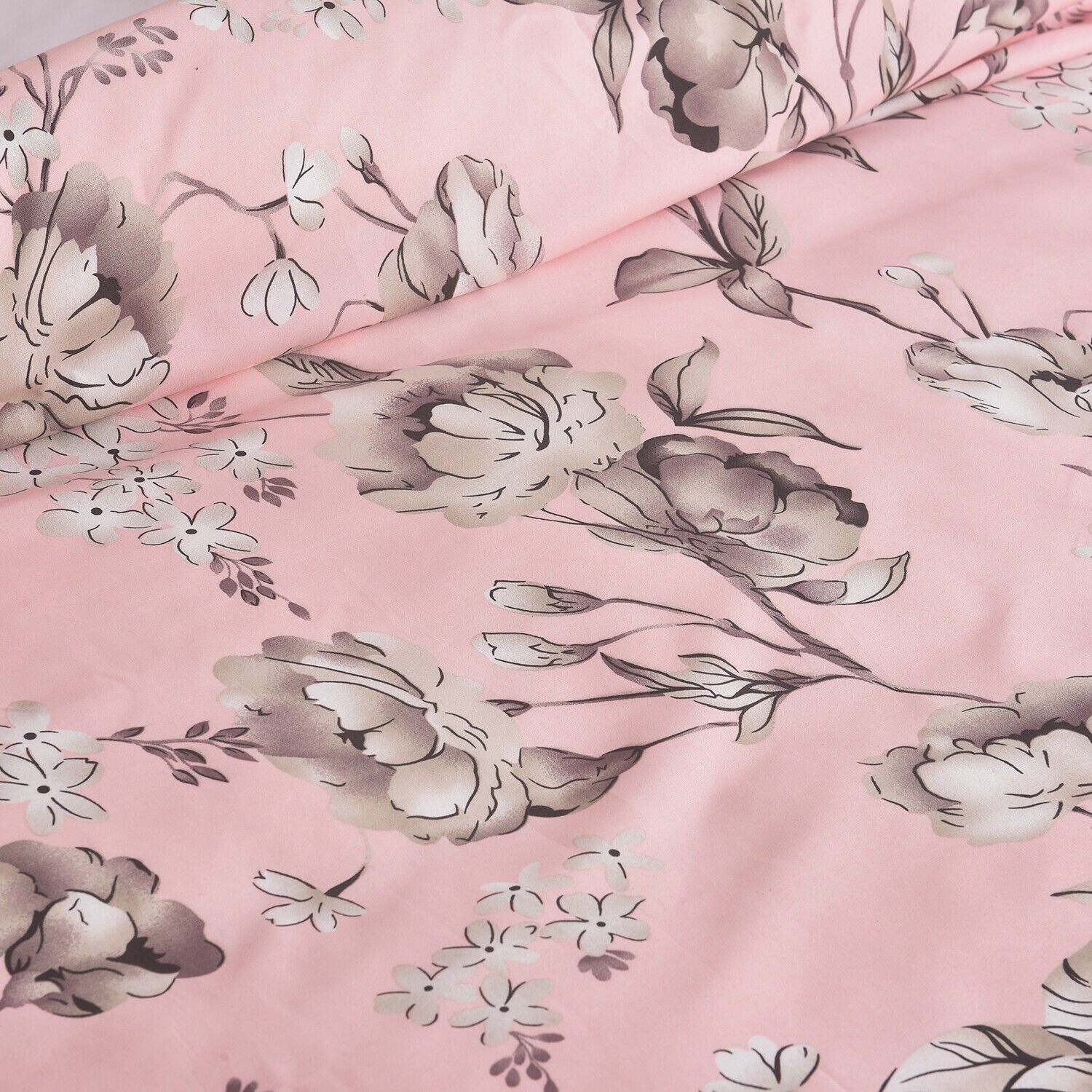 MillPrice 4-Piece Bedding Set – Refined Comfort in Signature Designs