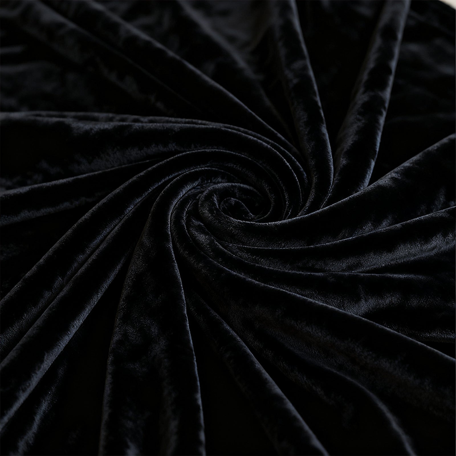 MillPrice Plain Fleece Throw Blanket – Soft Everyday Warmth