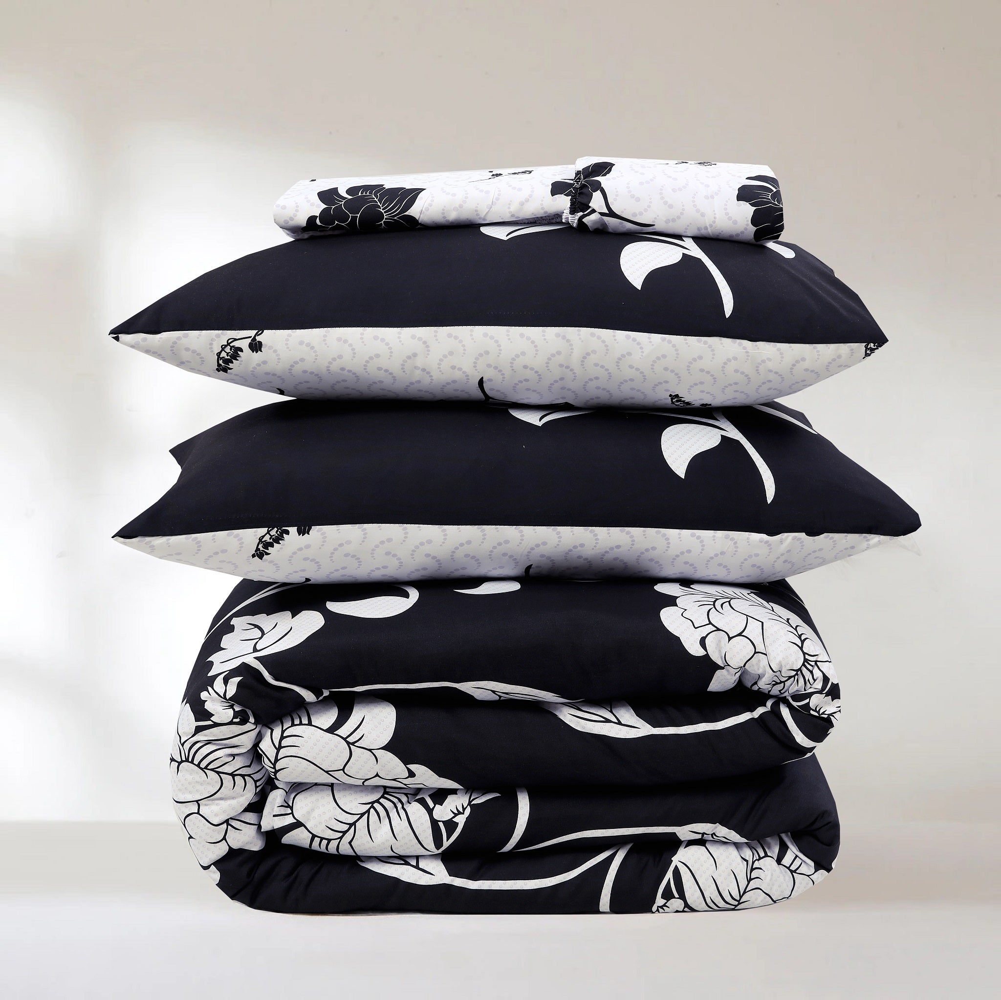 MillPrice Soft 4-Piece Bedding Set – Luxury Duvet Cover + Fitted Sheet And 2 Pillowcases